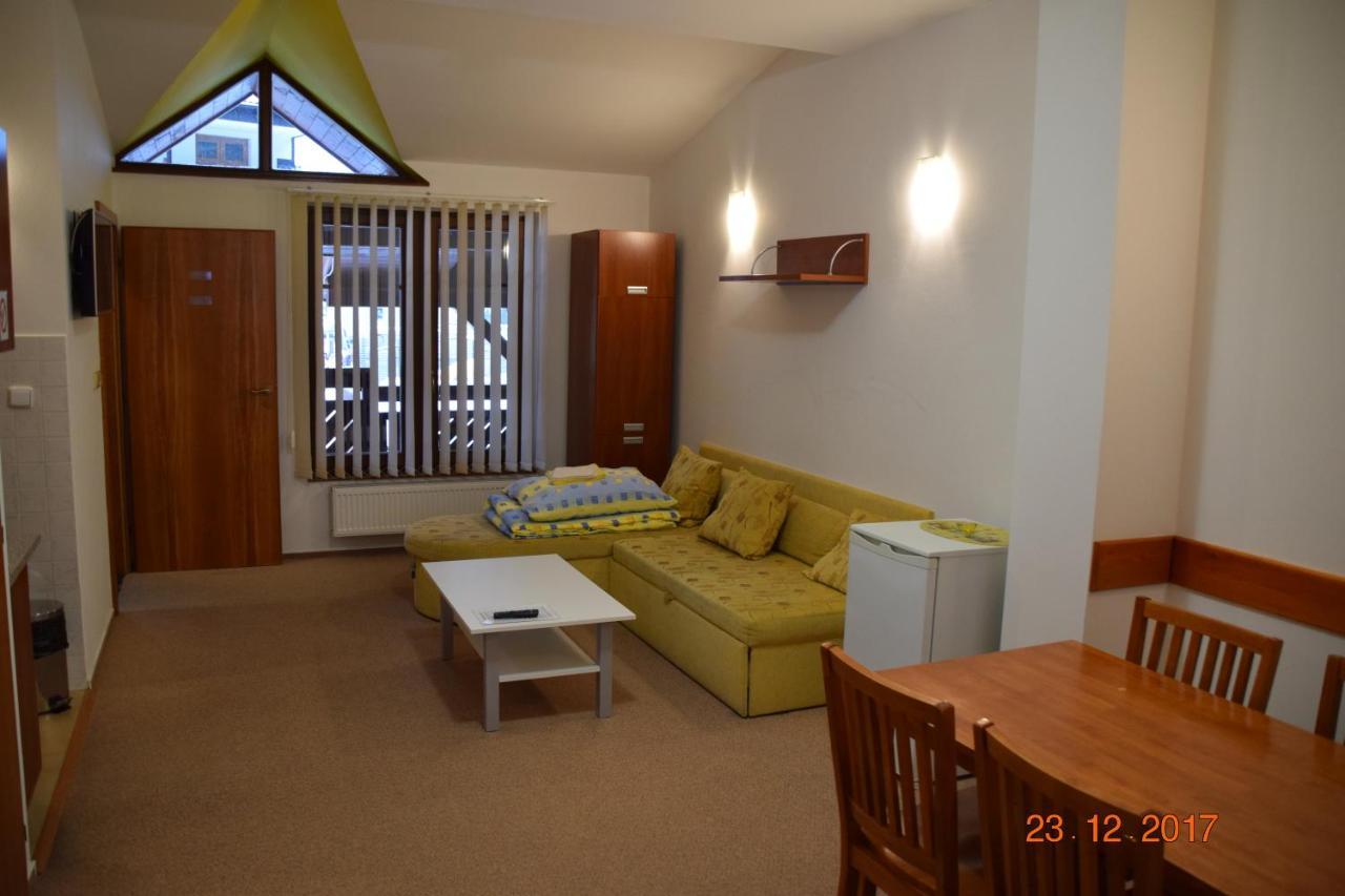 Apartmany Biela Put 17 - 18 デマノブスカ・ドリーナ エクステリア 写真