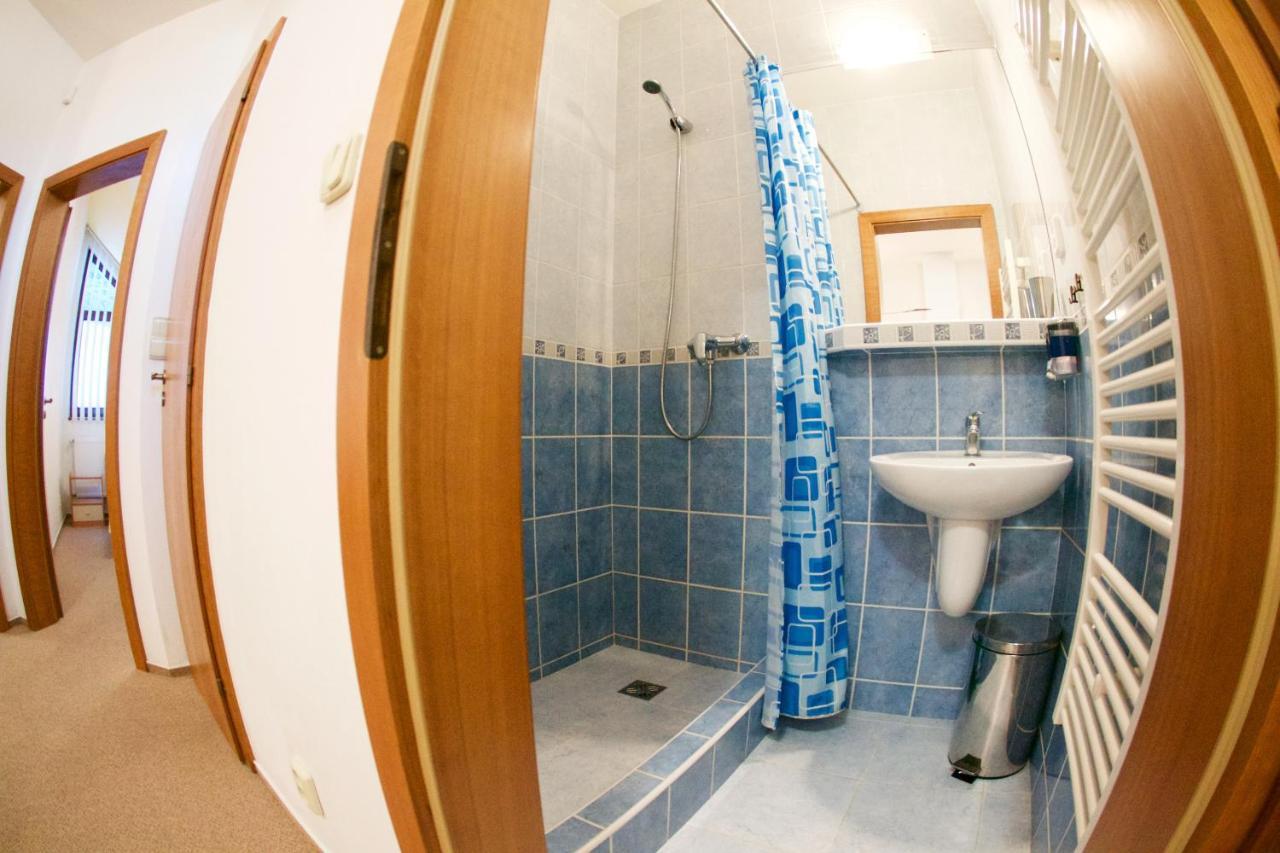Apartmany Biela Put 17 - 18 デマノブスカ・ドリーナ エクステリア 写真