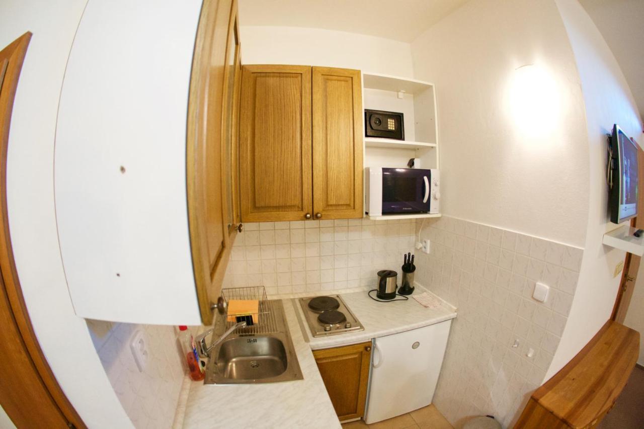 Apartmany Biela Put 17 - 18 デマノブスカ・ドリーナ エクステリア 写真