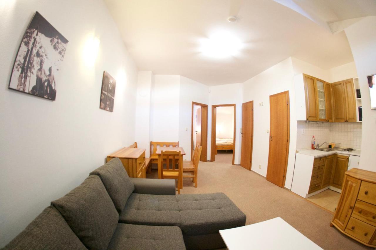 Apartmany Biela Put 17 - 18 デマノブスカ・ドリーナ エクステリア 写真